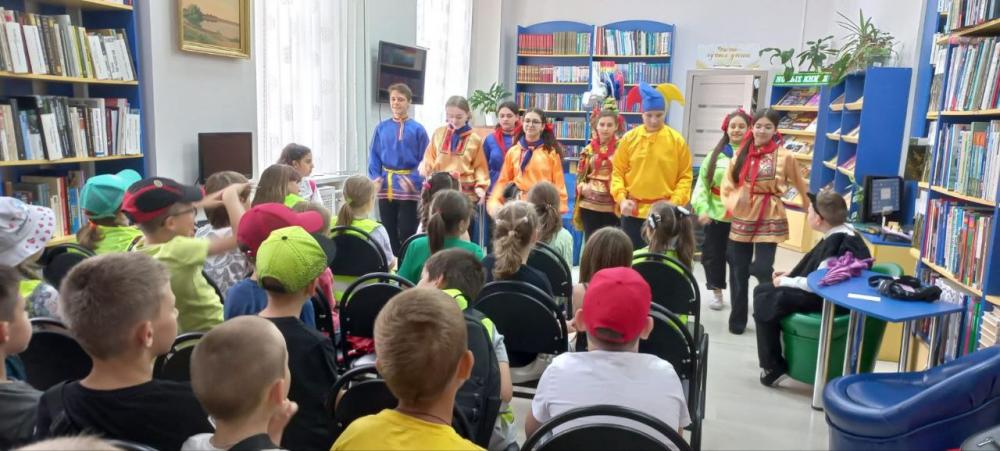 У Лукоморья!
