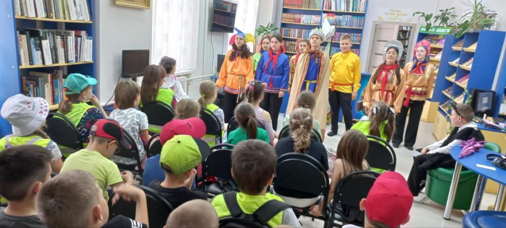 У Лукоморья!
