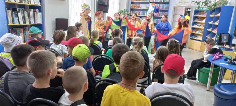 У Лукоморья!
