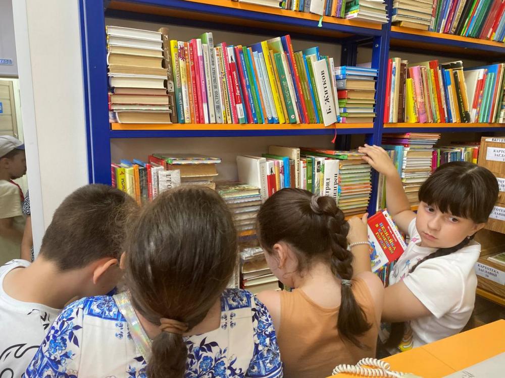 По книжным тропинкам лета
