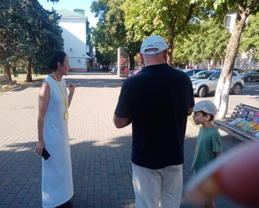 Литературная скамейка
