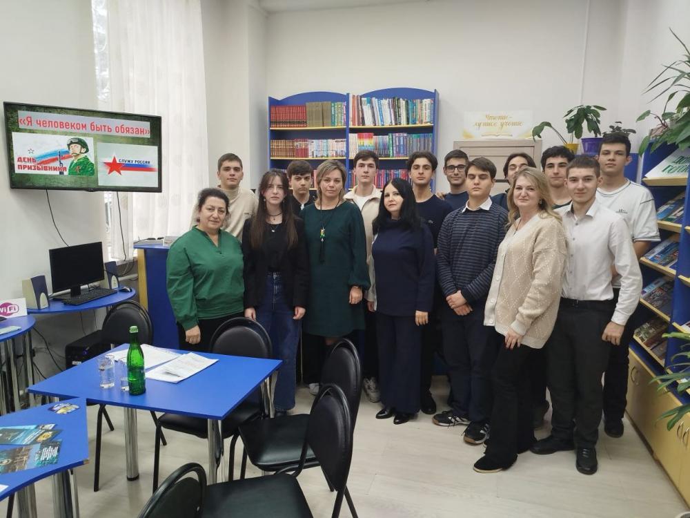 Я человеком быть обязан!
