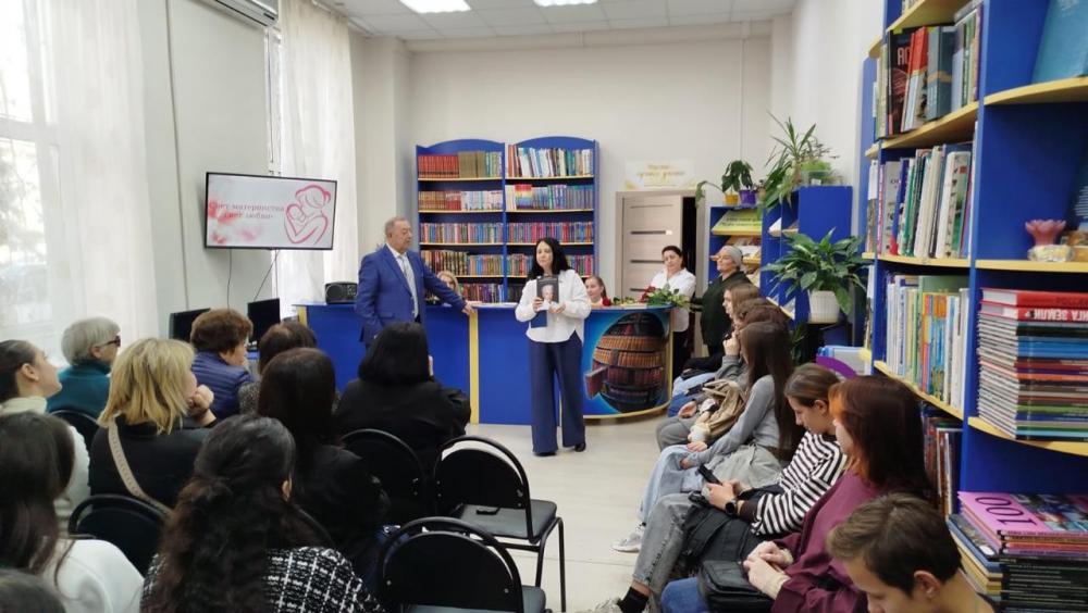 Свет материнства - свет любви
