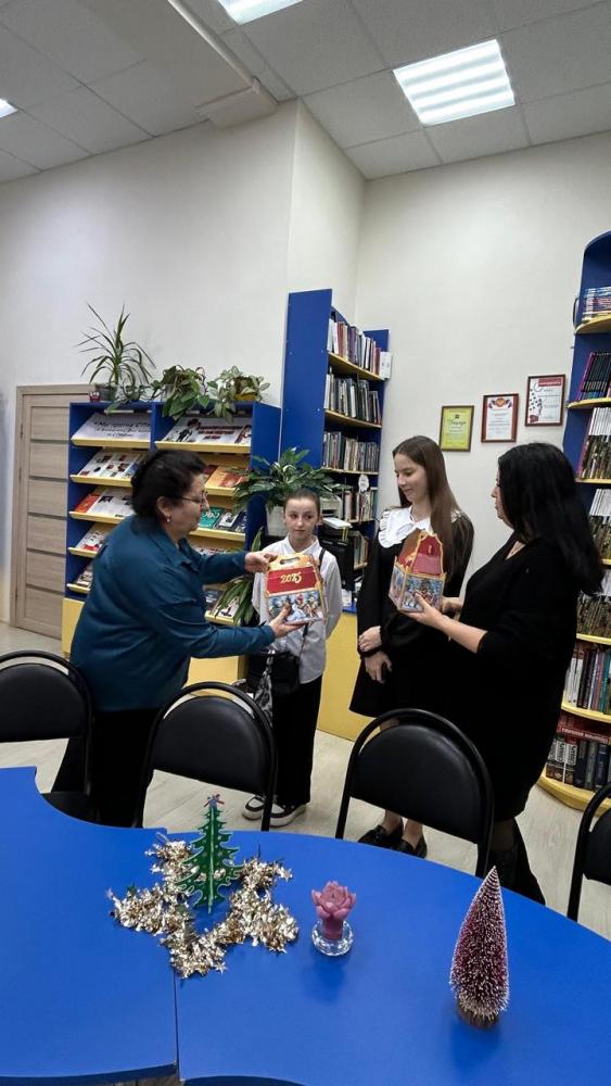 С наступающим Новым годом!
