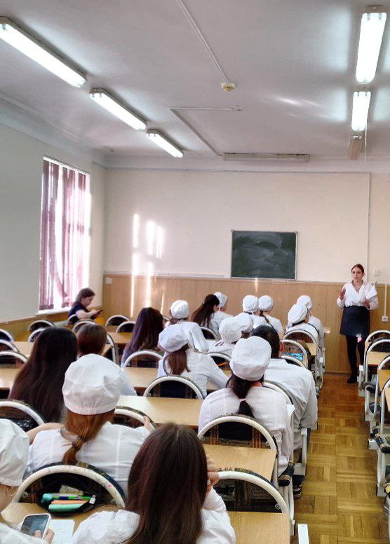 Волонтеры в библиотеке
