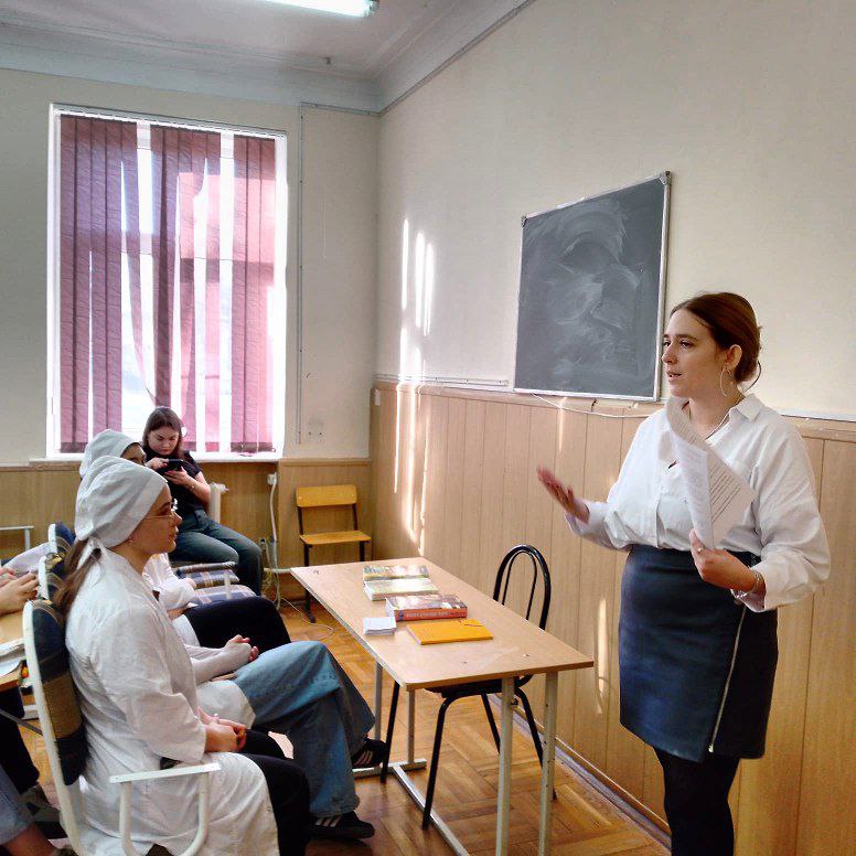 Волонтеры в библиотеке
