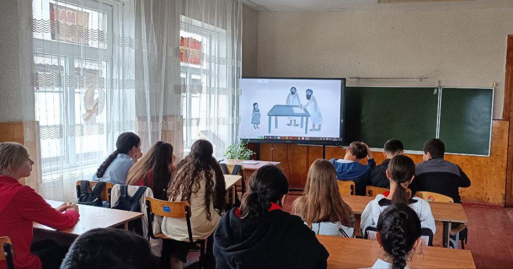 Язык моих предков угаснуть не должен
