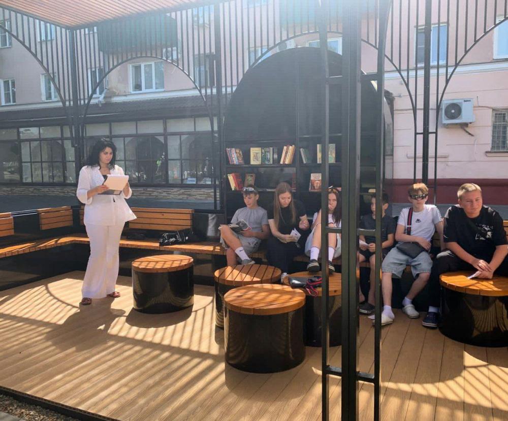 Любовью дорожить умейте
Любовью дорожить умейте