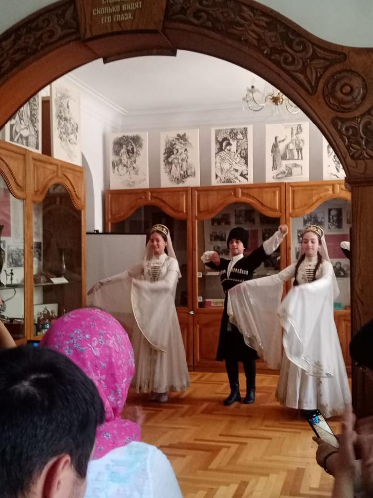 Сквозь годы и века
