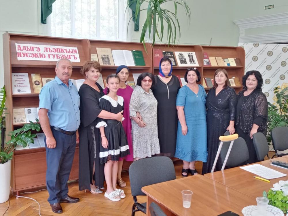 Народный поэт - ашуг
