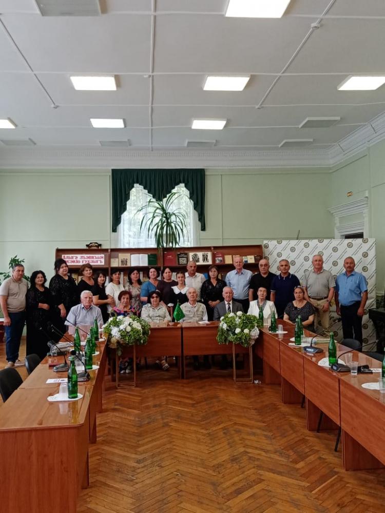 Народный поэт - ашуг
