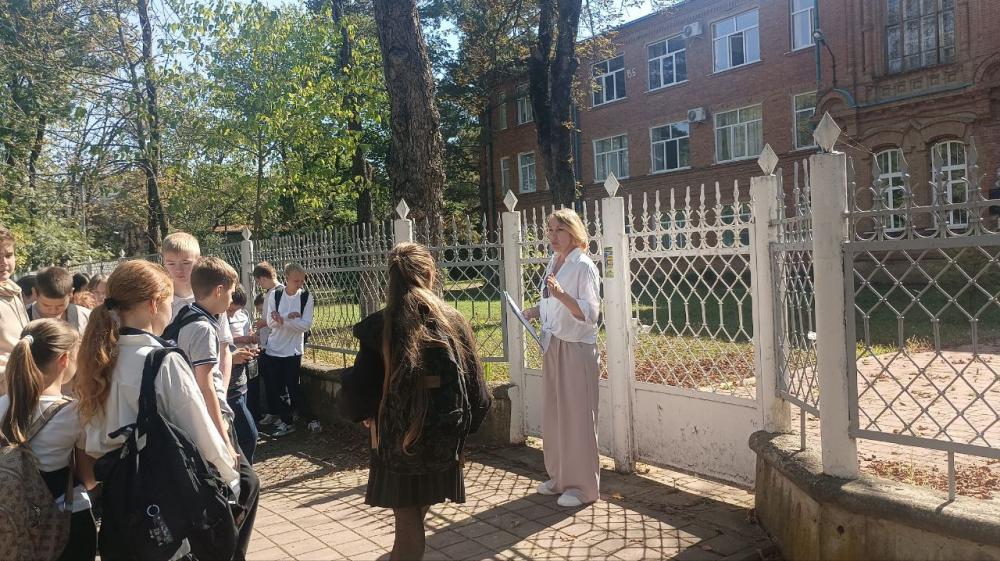 Прогулка в городе М.
