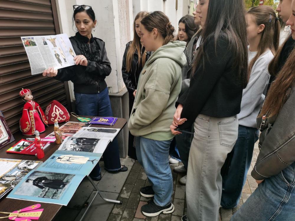 Национальный адыгский костюм
