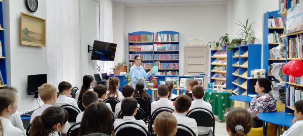 Край родной навек любимый!
