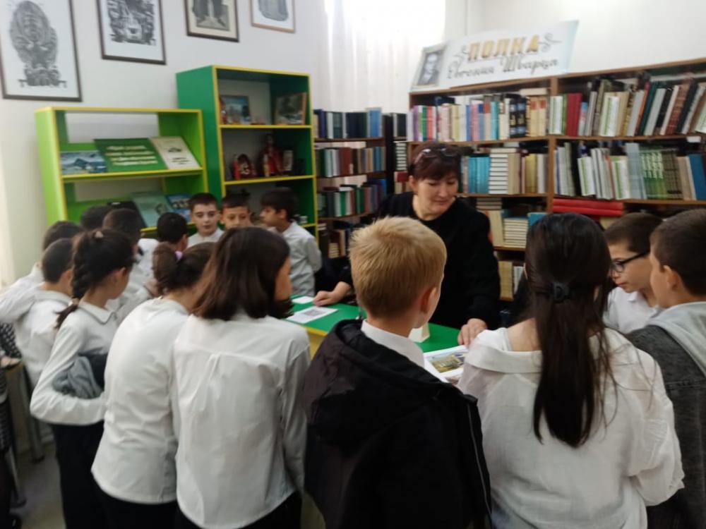 Я эту землю Родиной зову
