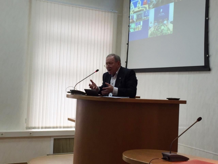 «IQ выше среднего»