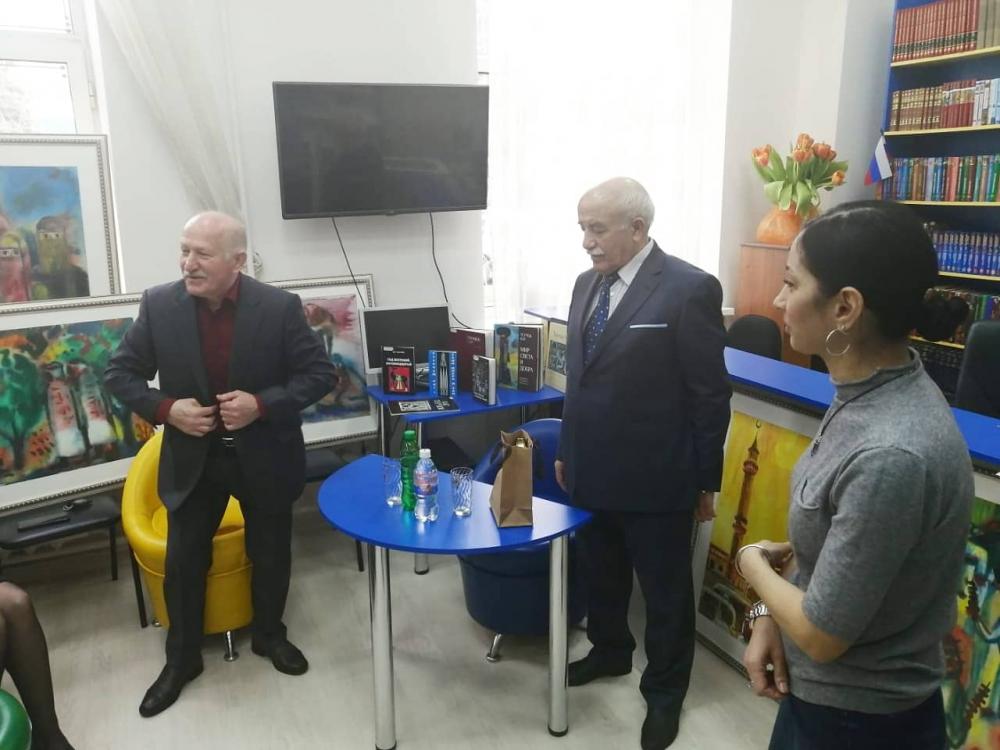 Встреча с Теучежем Катом (нар.художник РФ)