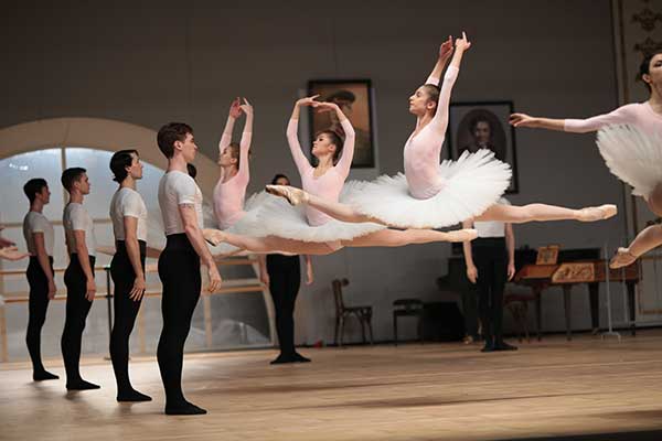 Я хочу танцевать сто лет...