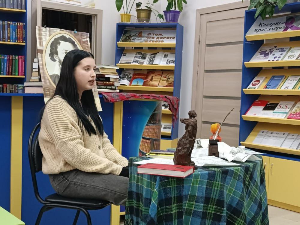 Его перо любовью дишит
