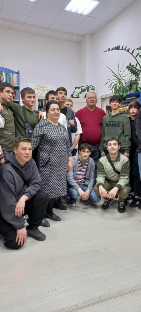 Выполняя задание родины
