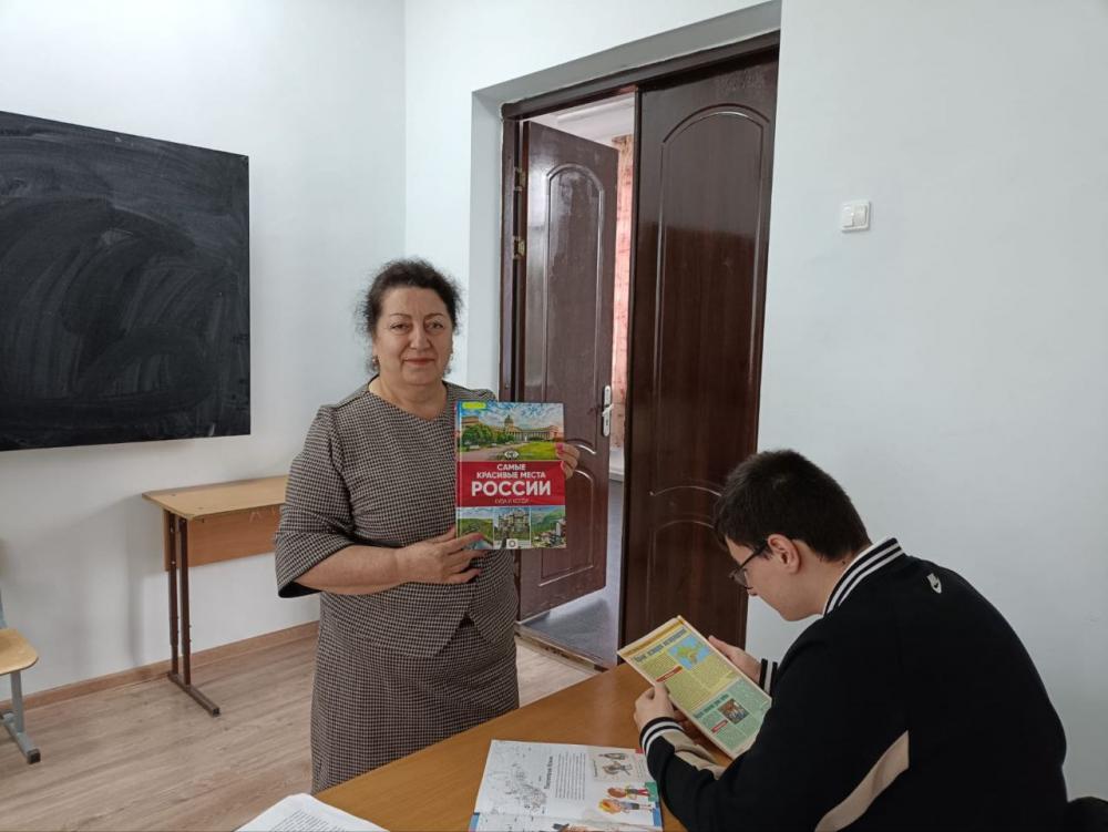 Волшебный край! Очей отрада!
