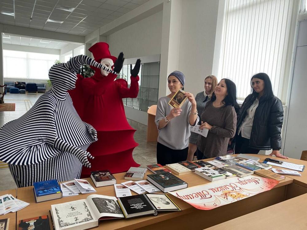 Люди. Книги. Театр.
