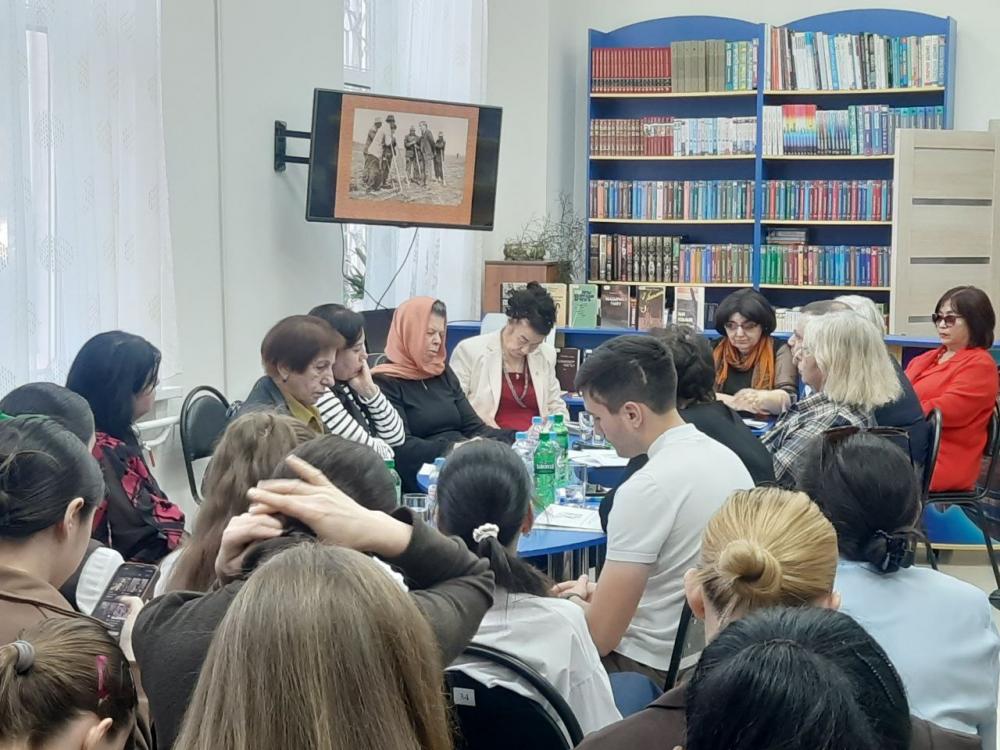 Илъэуж литературэм къыхэнагъ
