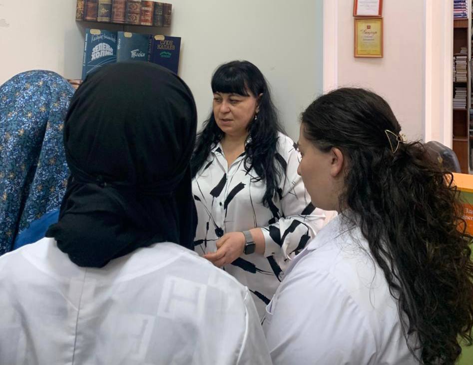 Народы книгами дружны
