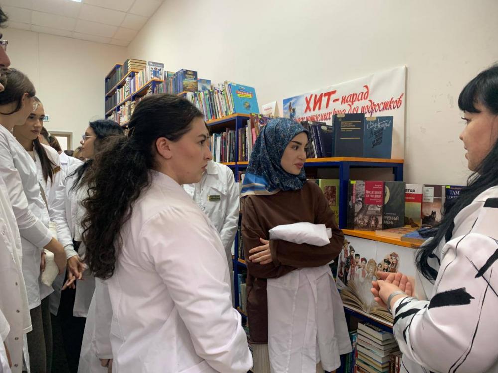 Народы книгами дружны
