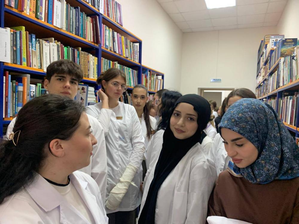 Народы книгами дружны
