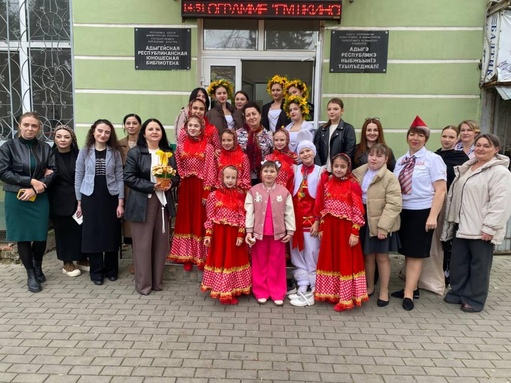 Поезд творчества
