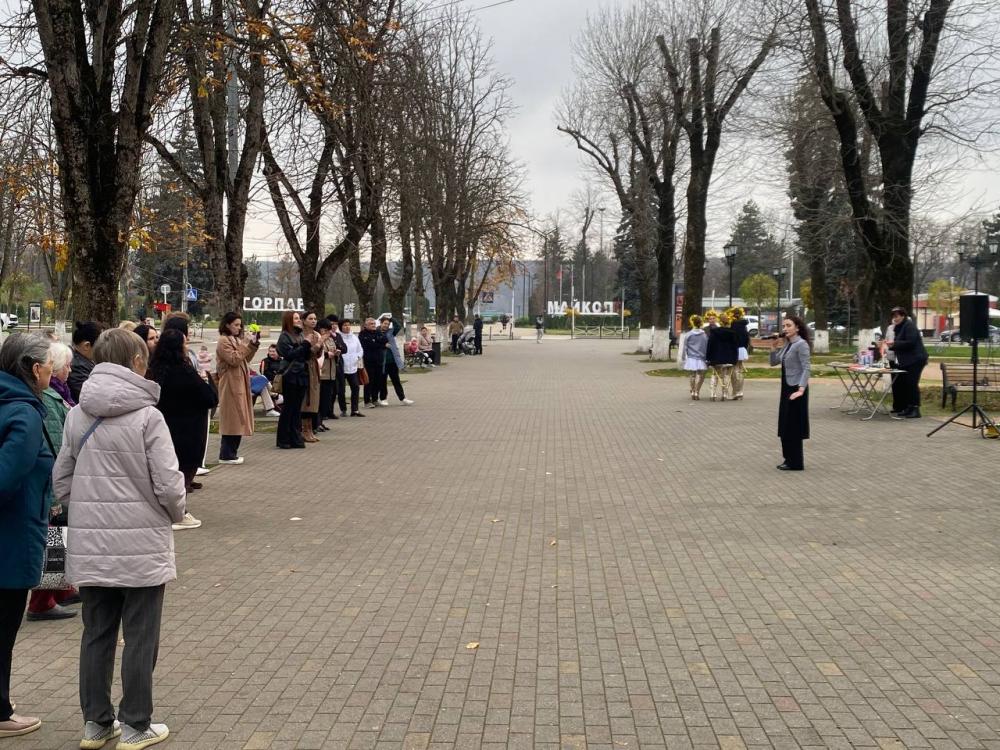 Поезд творчества
