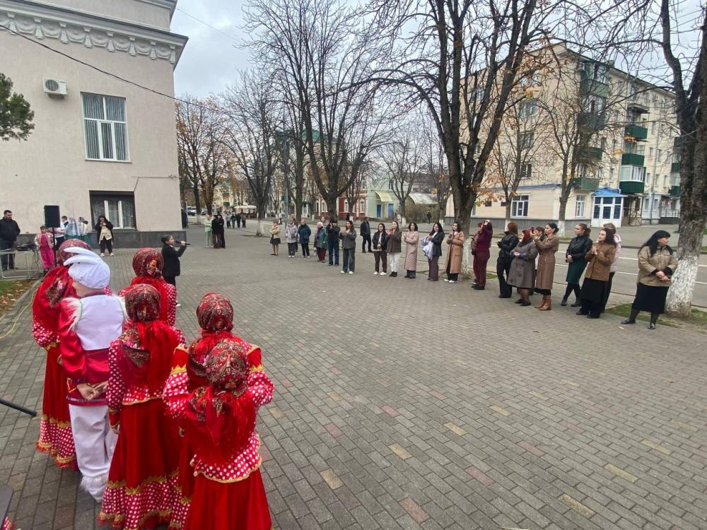 Поезд творчества
