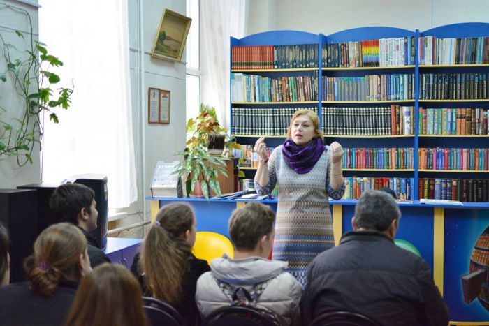 Экскурсия "Знакомство с юношеской библиотекой"