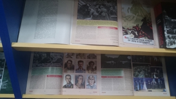 И снова май, цветы, салют и слезы (книжная выставка)