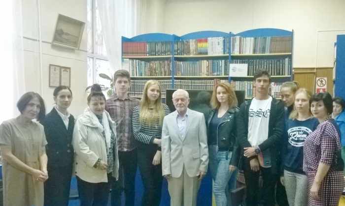 «Солнечный жрец», или праздник красок Нурбия Ловпаче 